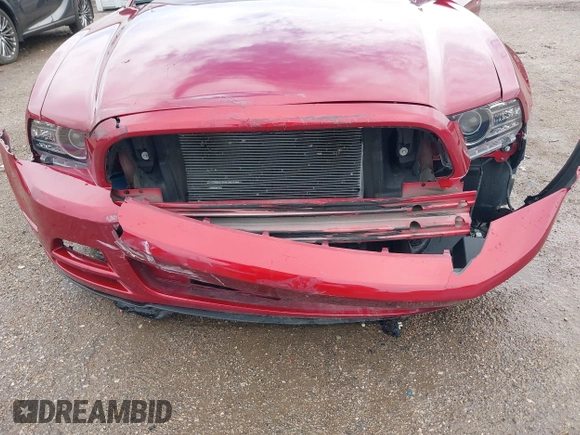 2014 Ford Mustang V6 z VIN 1ZVBP8EM6E5277323, wystawiony jako IAAI lot #42601652 z przebiegiem 64 616 mil mil oraz . Historia ofert i sprzedaży dostępna na DreamBid. Obrazek 6.