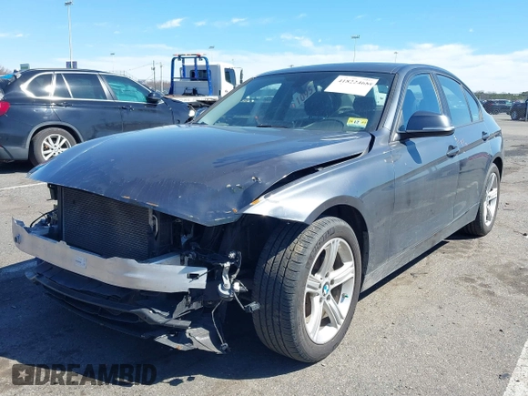 2015 BMW 3 Series 320i xDrive с VIN WBA3C3G55FNS73810, выставлен на аукционе IAAI как лот 41822468 с пробегом 76 779 миль миль и . История ставок и продаж доступна на DreamBid. Изображение 2.