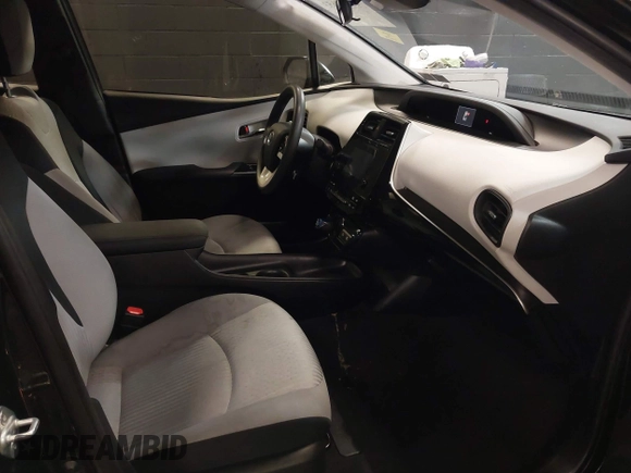 2017 Toyota Prius Two with VIN JTDKBRFU1H3031995, listed as a IAAI auction lot 41560653 with 155,092 mi miles and . Bid and sale history available at DreamBid. Image 5.