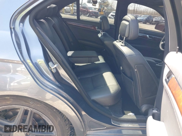 2009 Mercedes-Benz C-Class 3.5L Sport with VIN WDDGF56X79R048947, listed as a IAAI auction lot 41995635 with 141,831 mi miles. Bid and sale history available at carsss.com. Image 8.