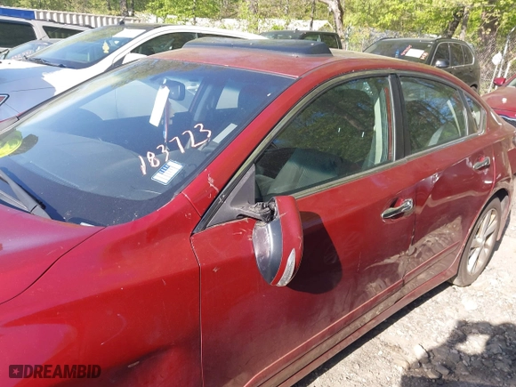 2015 Nissan Altima 2.5 S with VIN 1N4AL3AP1FC183723, listed as a IAAI auction lot 42005022 with 322,687 mi miles. Bid and sale history available at carsss.com. Image 6.