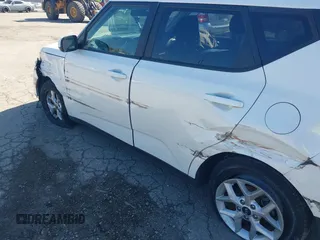 2020 Kia Soul S with VIN KNDJ23AUXL7003727, listed as a IAAI auction lot 41985634 with 69,457 mi miles and . Bid and sale history available at DreamBid. Image 6.
