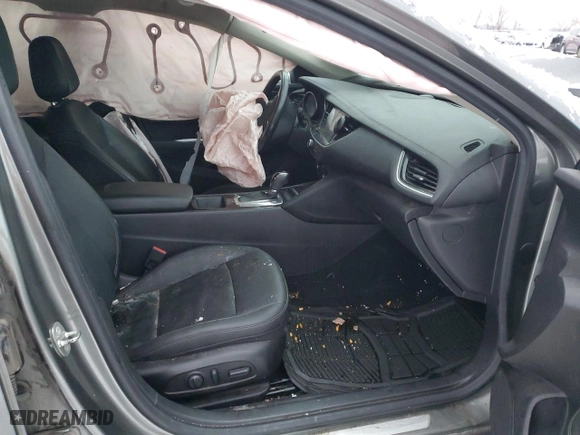 2018 Buick Regal Sportback Essence with VIN W04GP6SX4J1119473, listed as a Copart auction lot 88031425 with NaN miles and Salvage Title. Bid and sale history available at carsss.com. Image 7.