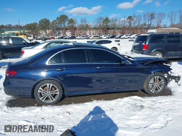 2021 Mercedes-Benz E 350 with VIN W1KZF8EB8MA935738, listed as a IAAI auction lot 41355282 with 63,160 mi miles and . Bid and sale history available at DreamBid. Image 13.
