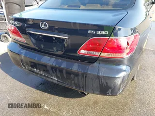 2005 Lexus ES 350 z VIN JTHBA30G155087842, wystawiony jako IAAI lot #42304923 z przebiegiem 300 136 mil mil oraz . Historia ofert i sprzedaży dostępna na DreamBid. Obrazek 6.