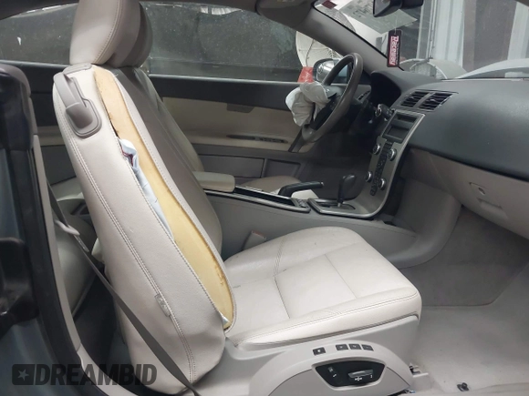 2008 Volvo C70 z VIN YV1MC67258J055210, wystawiony jako IAAI lot #42076472 z przebiegiem 110 427 mil mil oraz . Historia ofert i sprzedaży dostępna na DreamBid. Obrazek 5.