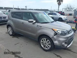 2018 Kia Soul + with VIN KNDJP3A5XJ7579843, listed as a IAAI auction lot 42086255 with 106,886 mi miles. Bid and sale history available at carsss.com. Image 1.