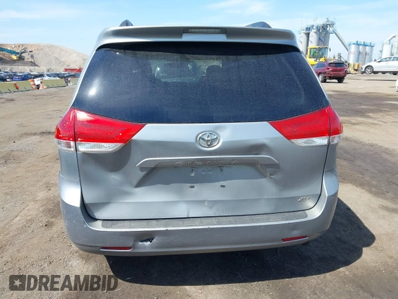 2011 Toyota Sienna XLE AAS с VIN 5TDYK3DC1BS142229, выставлен на аукционе IAAI как лот 42076380 с пробегом 132 768 миль миль и . История ставок и продаж доступна на DreamBid. Изображение 6.