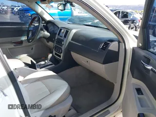 2006 Chrysler 300 C with VIN 2C3KA63H06H534666, listed as a IAAI auction lot 41892603 with 116,431 mi miles. Bid and sale history available at carsss.com. Image 5.