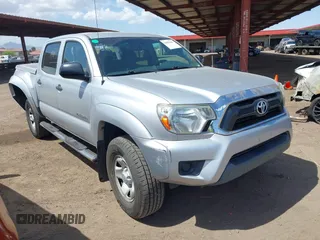 2013 Toyota Tacoma PreRunner z VIN 5TFJX4GN5DX015809, wystawiony jako IAAI lot #41959166 z przebiegiem 120 083 mil mil oraz . Historia ofert i sprzedaży dostępna na DreamBid. Obrazek 1.