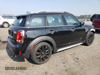 2020 MINI Countryman Cooper S with VIN WMZYX1C04L3L27083, listed as a Copart auction lot 68603514 with 27,701 mi miles and Salvage Title. Bid and sale history available at carsss.com. Image 3.