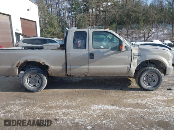 2008 Ford Super Duty F-250 SRW XL with VIN 1FTSX21Y38EB93621, listed as a IAAI auction lot 41379532 with 225,489 mi miles. Bid and sale history available at carsss.com. Image 13.