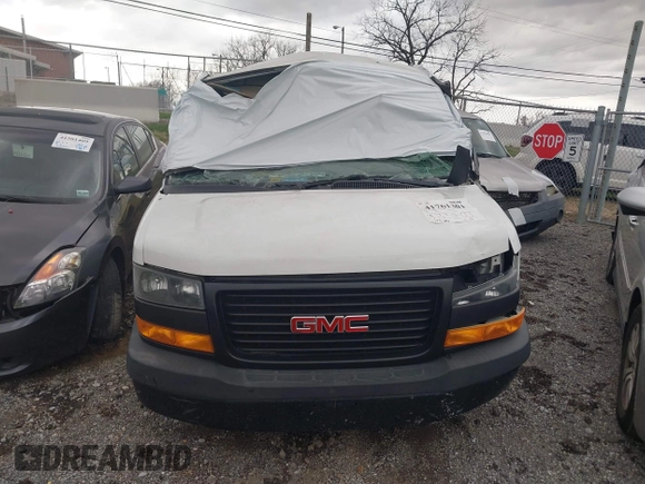 2019 GMC Savana Cargo with VIN 1GTW7AFG3K1290845, listed as a IAAI auction lot 41761301 with 175,969 mi miles. Bid and sale history available at carsss.com. Image 12.