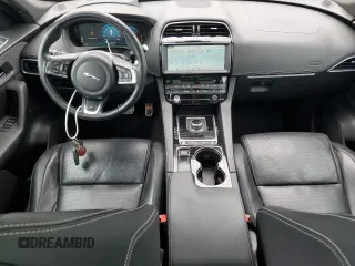 2017 Jaguar F-Pace S z VIN SADCM2BV5HA887823, wystawiony jako Copart lot #62119625 z przebiegiem 93 270 mil mil oraz Czysty tytuł • Clean title. Historia ofert i sprzedaży dostępna na DreamBid. Obrazek 8.