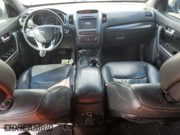 2014 Kia Sorento SX Limited z VIN 5XYKWDA71EG501636, wystawiony jako Copart lot #72324524 z przebiegiem 166 496 mil mil oraz Szkoda całkowita • Salvage title. Historia ofert i sprzedaży dostępna na DreamBid. Obrazek 8.