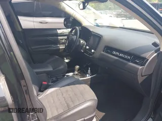 2020 Mitsubishi Outlander SE with VIN JA4AD3A32LZ011756, listed as a IAAI auction lot 42379594 with 53,742 mi miles and . Bid and sale history available at DreamBid. Image 5.