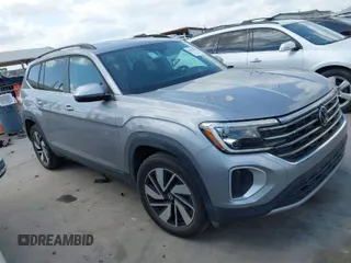 2024 Volkswagen Atlas SE z VIN 1V2WR2CA3RC567572, wystawiony jako IAAI lot #42042562 z przebiegiem 28 684 mil mil oraz . Historia ofert i sprzedaży dostępna na DreamBid. Obrazek 1.