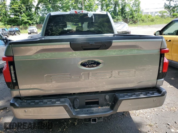 2023 Ford F-150 Lightning Pro z VIN 1FTVW1EL3PWG61686, wystawiony jako Copart lot #61353535 z przebiegiem 8 116 mil mil oraz Szkoda całkowita • Salvage title. Historia ofert i sprzedaży dostępna na DreamBid. Obrazek 6.