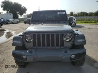 2023 Jeep Gladiator High Altitude with VIN 1C6HJTFG2PL545932, listed as a Copart auction lot 70679294 with 20,747 mi miles and Salvage title. Bid and sale history available at DreamBid. Image 5.
