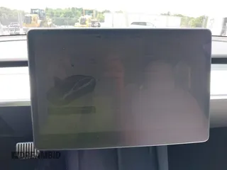 2023 Tesla Model 3 z VIN 5YJ3E1EA7PF413311, wystawiony jako IAAI lot #42442055 z przebiegiem 25 270 mil mil oraz . Historia ofert i sprzedaży dostępna na DreamBid. Obrazek 18.