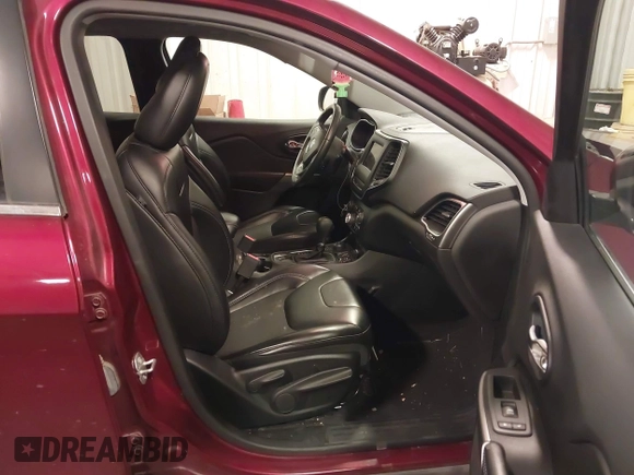 2019 Jeep Cherokee Latitude Plus with VIN 1C4PJMLB2KD198561, listed as a IAAI auction lot 41731691 with 71,129 mi miles. Bid and sale history available at carsss.com. Image 5.
