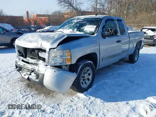 2010 Chevrolet Silverado 1500 LS with VIN 1GCSCREA8AZ275862, listed as a IAAI auction lot 41621090 with 280,598 mi miles. Bid and sale history available at carsss.com. Image 20.