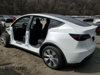 2022 Tesla Model Y Long Range z VIN 7SAYGDEE7NF437385, wystawiony jako Copart lot #51240645 z przebiegiem 45 372 mil mil oraz Szkody całkowita. Historia ofert i sprzedaży dostępna na DreamBid. Obrazek 2.