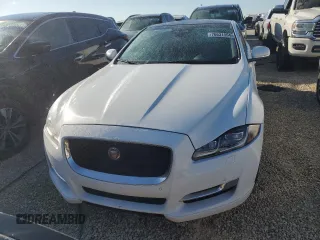 2019 Jaguar XJ with VIN SAJWJ1CD6K8W20725, listed as a Copart auction lot 76631854 with 25,261 mi miles and Salvage Title. Bid and sale history available at carsss.com. Image 5.