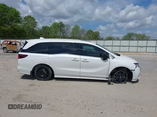 2024 Honda Odyssey Sport with VIN 5FNRL6H78RB064563, listed as a IAAI auction lot 42071907 with 7,628 mi miles and . Bid and sale history available at DreamBid. Image 6.