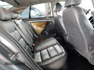 2007 Volkswagen Jetta z VIN 3VWDG71K47M101262, wystawiony jako Copart lot #51469695 z przebiegiem 241 174 mil mil oraz Szkoda całkowita • Salvage title. Historia ofert i sprzedaży dostępna na DreamBid. Obrazek 10.