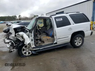 2006 GMC Yukon SLE with VIN 1GKEC13T06R110256, listed as a Copart auction lot 43820685 with 0 mi miles and Salvage Title. Bid and sale history available at carsss.com. Image 1.