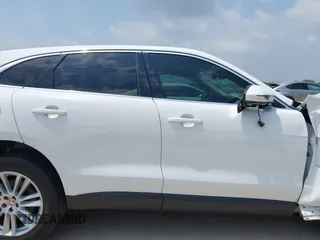 2020 Jaguar F-Pace 25t Prestige z VIN SADCK2FXXLA622776, wystawiony jako IAAI lot #42149737 z przebiegiem 42 269 mil mil oraz . Historia ofert i sprzedaży dostępna na DreamBid. Obrazek 14.
