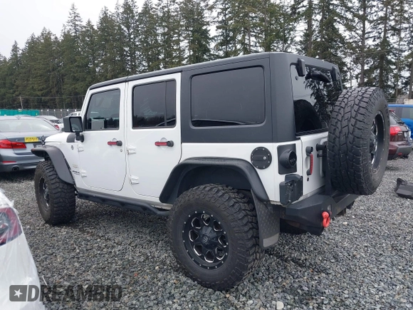 2014 Jeep Wrangler Unlimited Sahara with VIN 1C4BJWEG1EL127232, listed as a IAAI auction lot 41847368 with 109,975 mi miles. Bid and sale history available at carsss.com. Image 14.
