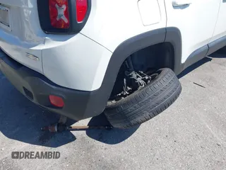 2016 Jeep Renegade Latitude with VIN ZACCJBBT7GPE12725, listed as a IAAI auction lot 41867887 with 126,774 mi miles. Bid and sale history available at carsss.com. Image 6.