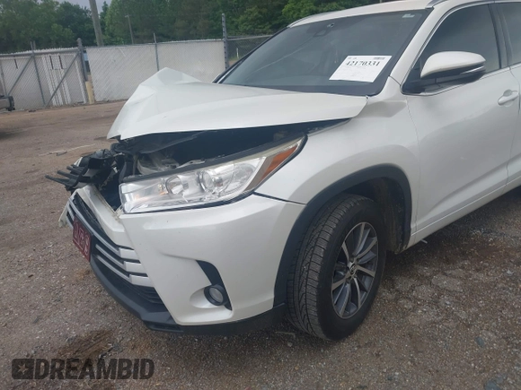 2017 Toyota Highlander XLE with VIN 5TDKZRFH2HS517308, listed as a IAAI auction lot 42170331 with 149,176 mi miles and . Bid and sale history available at DreamBid. Image 18.