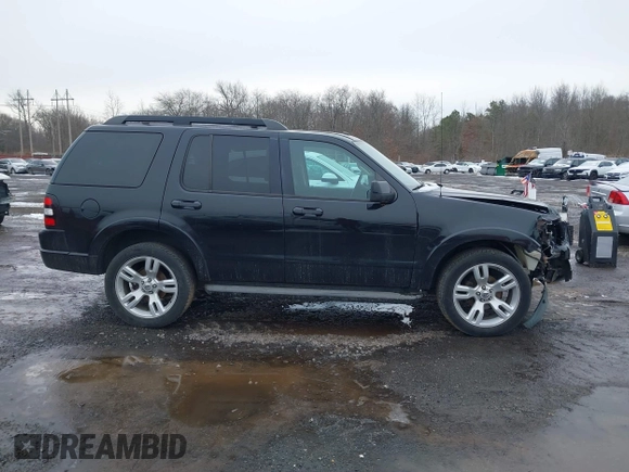 2010 Ford Explorer z VIN 1FMEU8DE5AUA85647, wystawiony jako IAAI lot #41534833 z przebiegiem 129 925 mil mil oraz . Historia ofert i sprzedaży dostępna na DreamBid. Obrazek 13.