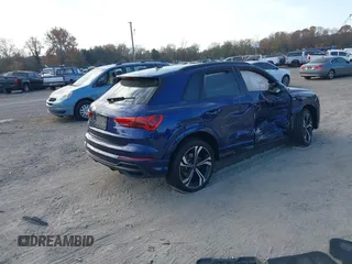 2024 Audi Q3 S line Premium Plus z VIN WA1EECF39R1107267, wystawiony jako IAAI lot #40791219 z przebiegiem 26 658 mil mil oraz . Historia ofert i sprzedaży dostępna na DreamBid. Obrazek 4.