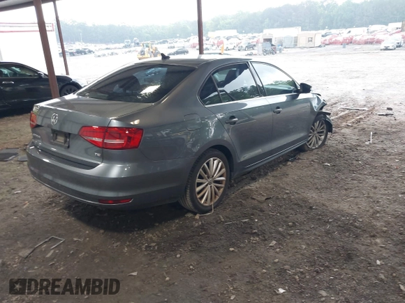 2015 Volkswagen Jetta SE with VIN 3VWD07AJ9FM310300, listed as a IAAI auction lot 42433664 with 117,579 mi miles and . Bid and sale history available at DreamBid. Image 4.