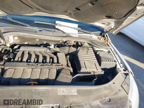 2010 Volkswagen CC with VIN WVWEU7AN9AE555109, listed as a IAAI auction lot 41265775 with 193,929 mi miles and . Bid and sale history available at DreamBid. Image 10.