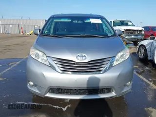 2017 Toyota Sienna XLE Auto Access Seat with VIN 5TDYZ3DC5HS831596, listed as a IAAI auction lot 42146953 with 181,807 mi miles. Bid and sale history available at carsss.com. Image 12.