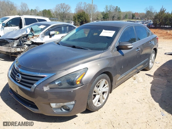 2015 Nissan Altima 2.5 with VIN 1N4AL3AP8FC109277, listed as a IAAI auction lot 41852885 with 179,288 mi miles. Bid and sale history available at carsss.com. Image 2.