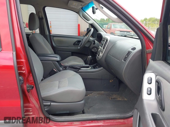 2006 Ford Escape XLT with VIN 1FMCU03136KB07686, listed as a IAAI auction lot 42199577 with 177,315 mi miles and . Bid and sale history available at DreamBid. Image 5.