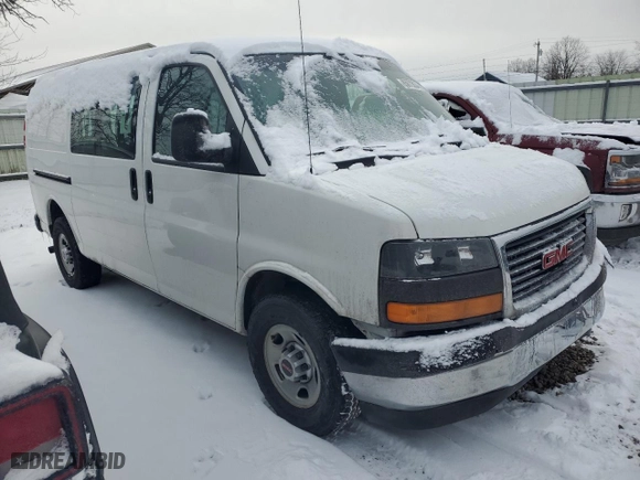 2017 GMC Savana Cargo Van with VIN 1GTW7AFFXH1343864, listed as a Copart auction lot 85672834 with 91,789 mi miles and Salvage Title. Bid and sale history available at carsss.com. Image 4.