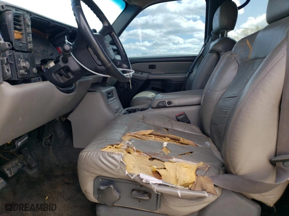 2001 Chevrolet Tahoe LS with VIN 1GNEK13T41R202324, listed as a Copart auction lot 49880325 with 208,165 mi miles and Clean Title. Bid and sale history available at carsss.com. Image 7.