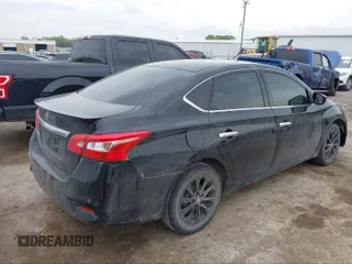 2018 Nissan Sentra SV z VIN 3N1AB7AP2JY240700, wystawiony jako IAAI lot #40207118 z przebiegiem 161 848 mil mil oraz . Historia ofert i sprzedaży dostępna na DreamBid. Obrazek 4.