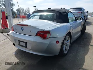 2007 BMW Z4 3.0i z VIN 4USBU33527LW70285, wystawiony jako IAAI lot #42201075 z przebiegiem 116 829 mil mil oraz . Historia ofert i sprzedaży dostępna na DreamBid. Obrazek 4.