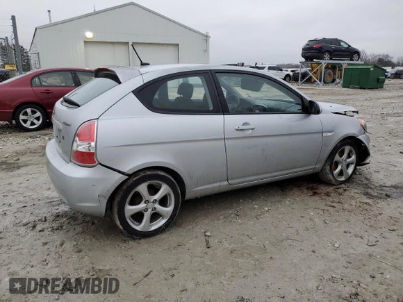 2008 Hyundai Accent SE z VIN KMHCN36C28U098322, wystawiony jako Copart lot #85439204 z przebiegiem 73 280 mil mil oraz Czysty tytuł • Clean title. Historia ofert i sprzedaży dostępna na DreamBid. Obrazek 3.