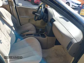 1997 Saturn SL with VIN 1G8ZK5270VZ280153, listed as a IAAI auction lot 40958843 with 40,013 mi miles and . Bid and sale history available at DreamBid. Image 5.