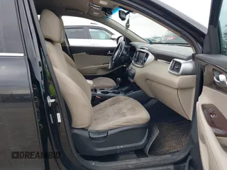 2017 Kia Sorento LX with VIN 5XYPGDA32HG211717, listed as a IAAI auction lot 42081818 with 134,306 mi miles and . Bid and sale history available at DreamBid. Image 5.