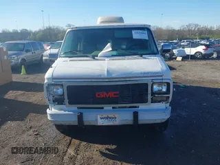 1995 GMC Van z VIN 1GTEG25H8SF548551, wystawiony jako IAAI lot #41830888 z przebiegiem 110 067 mil mil oraz . Historia ofert i sprzedaży dostępna na DreamBid. Obrazek 6.
